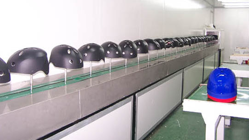 Helmet automatic painting line